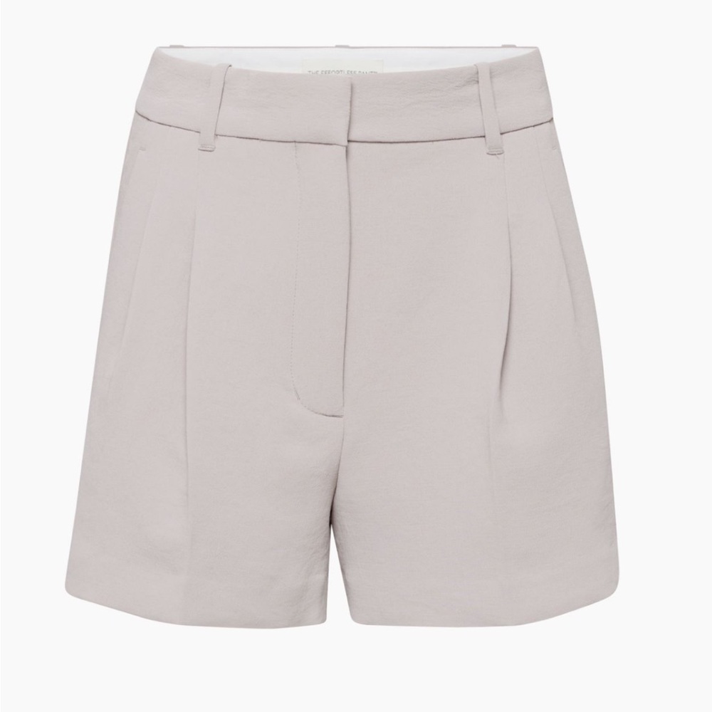 Aritzia Effortless 5-Inch Shorts *in Modern Taupe*